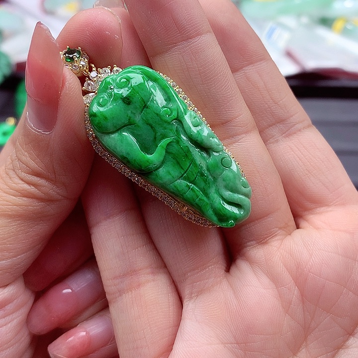 翡翠颈饰银S925镶嵌翡翠