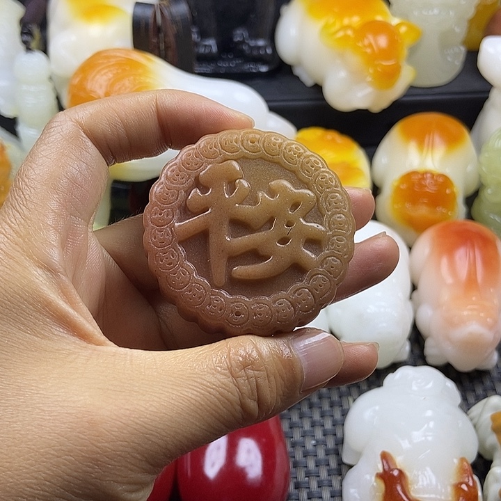 无花朵原石手把件
