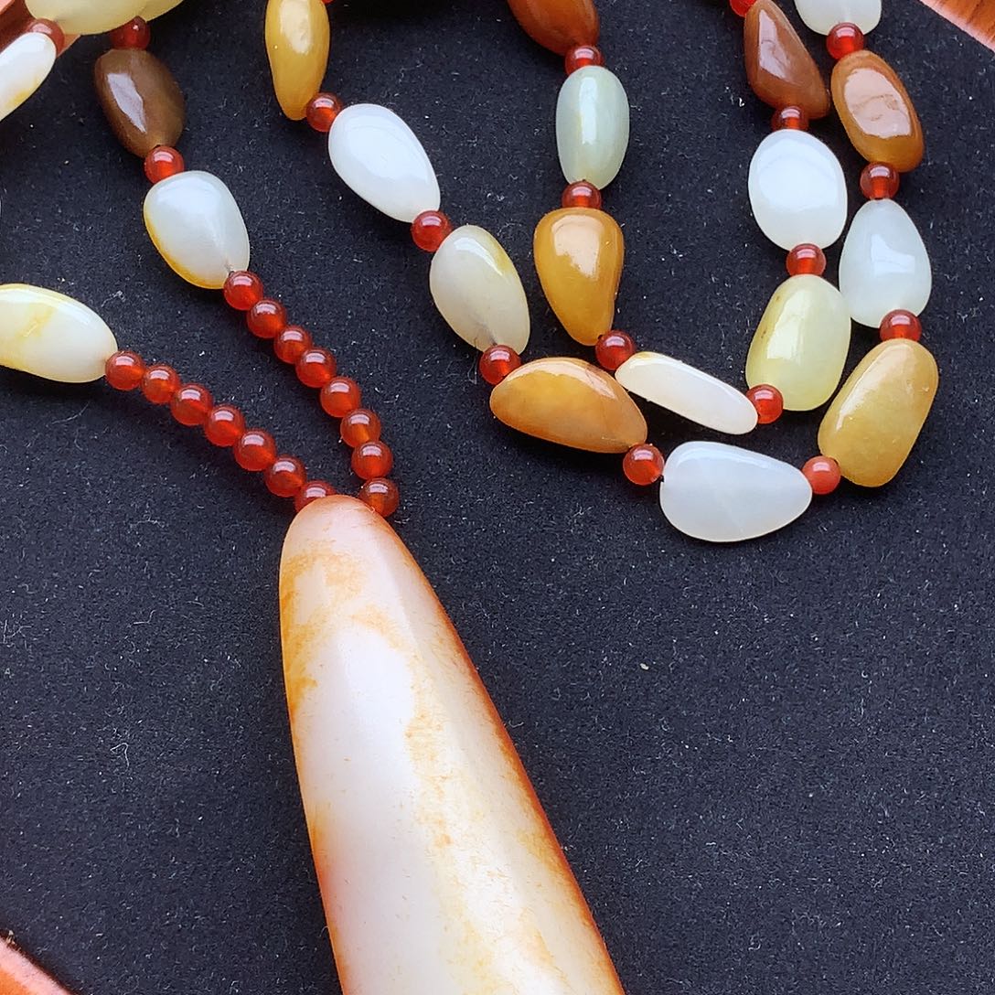 玉男女项链原石整套