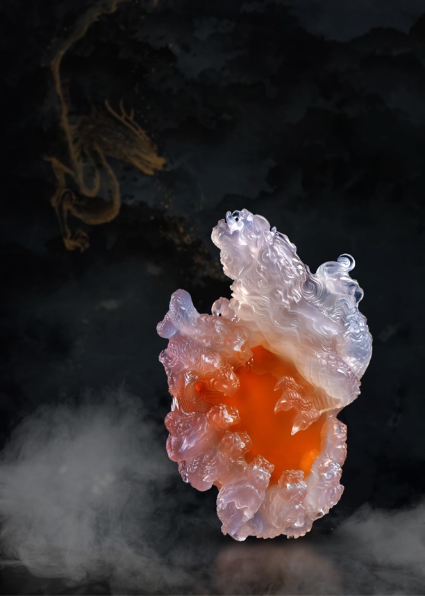 （勿拍）阿拉善糖心玛瑙俏色巧雕精工雕刻九龙护主