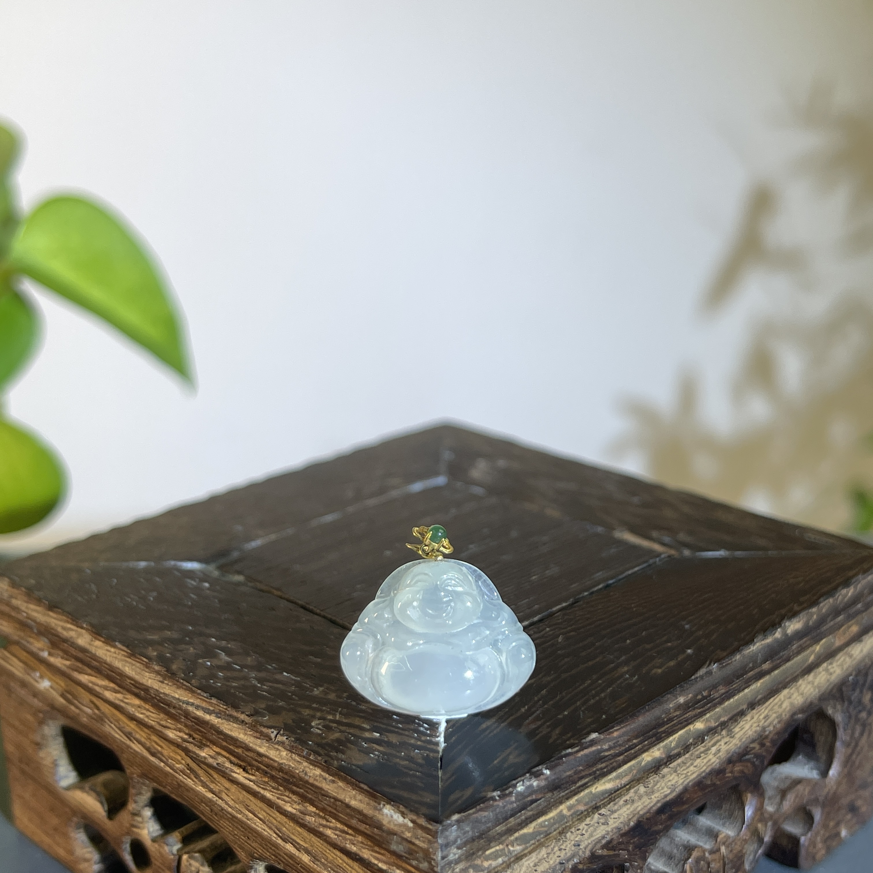 JCW24-07 天然翡翠缅甸A货 18K金扣佛公