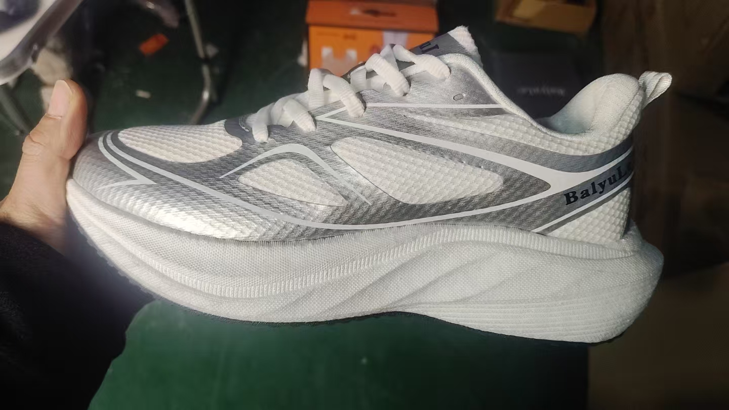 公路跑鞋室内健身器材潮鞋跑步鞋时尚舒适回弹透气