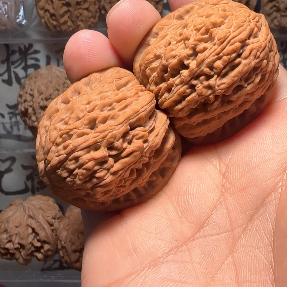 文玩核桃吊坠绣球4.0尺