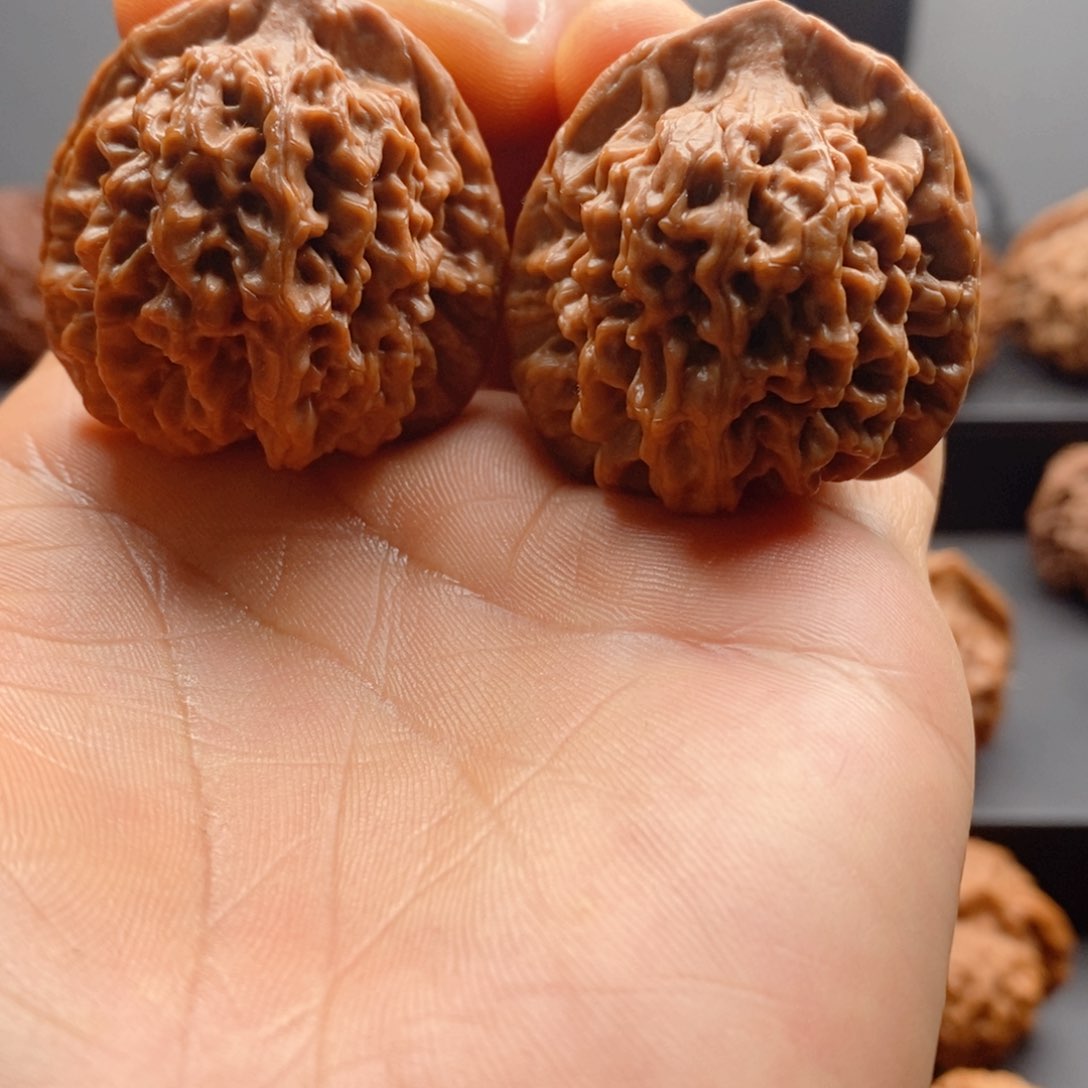 把件文玩核桃山地秦闷398