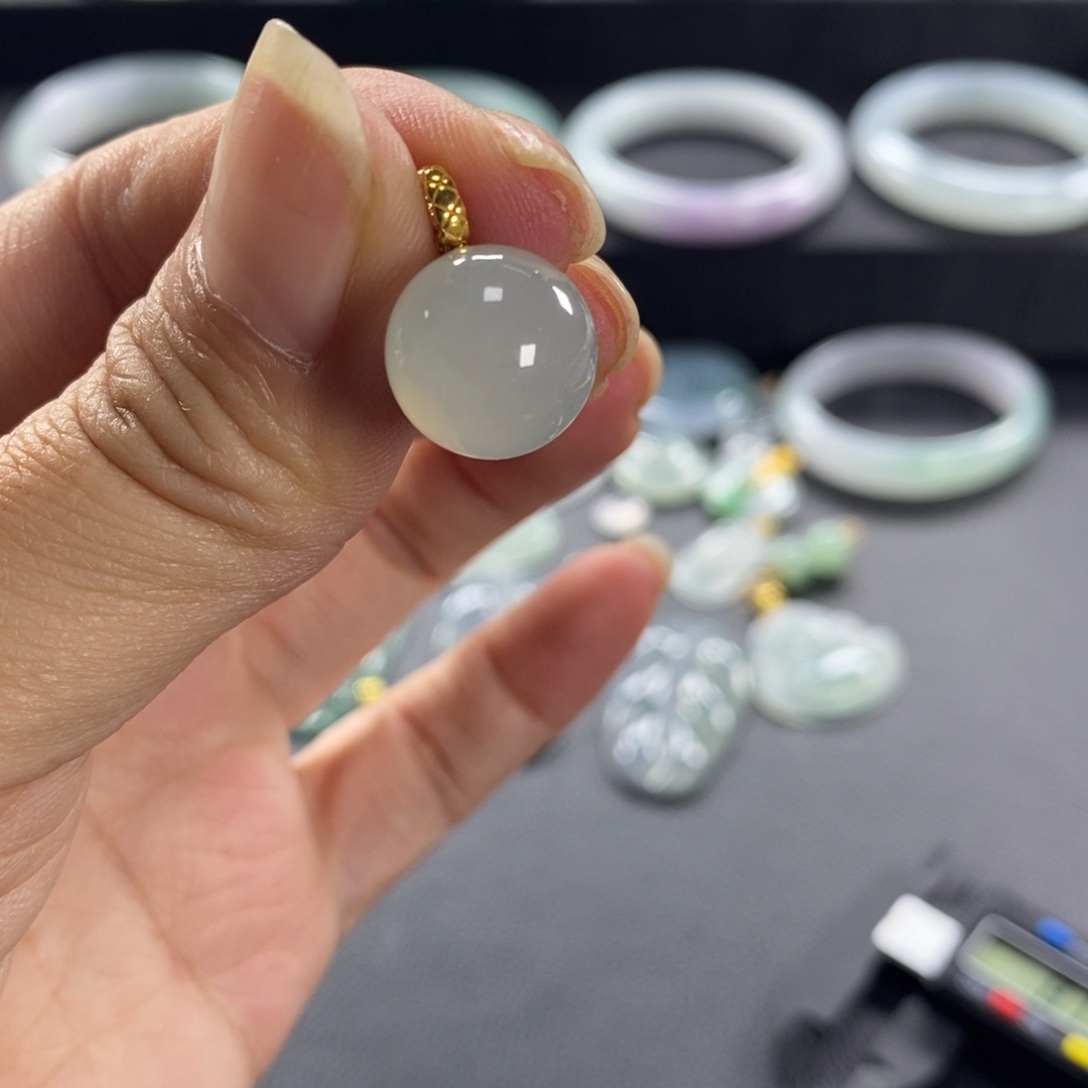 翡翠未镶嵌颈饰天然翡翠