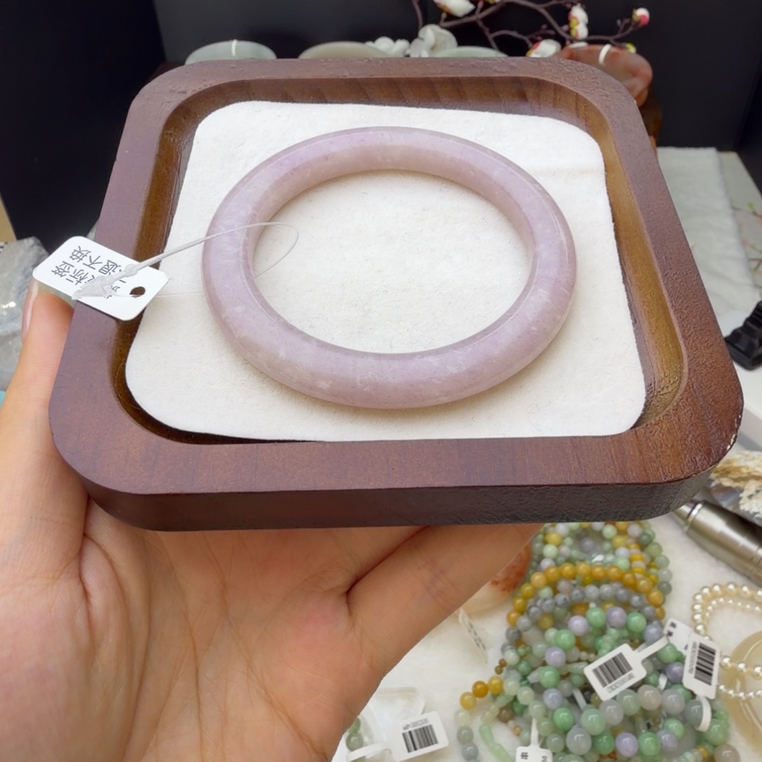 石英质玉（佘太翠）未镶嵌手镯