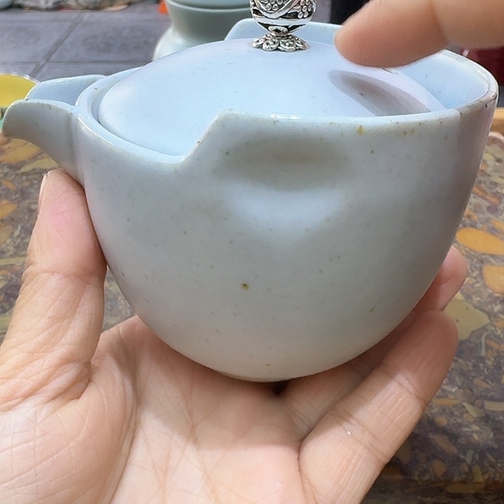 汝瓷壶一一个，瓷。。。品茗