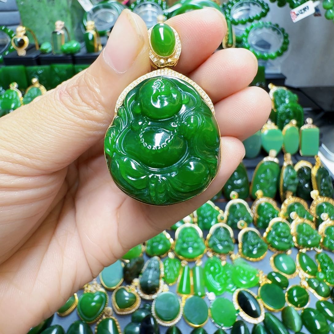 和田玉（碧玉）颈饰18K金镶嵌俩*袄