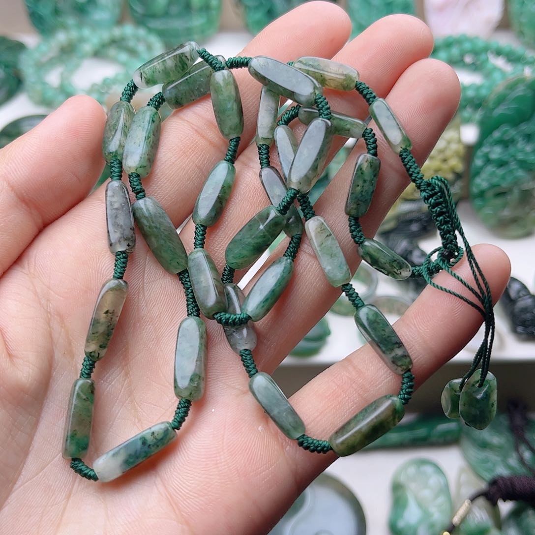 独山玉项链未镶嵌