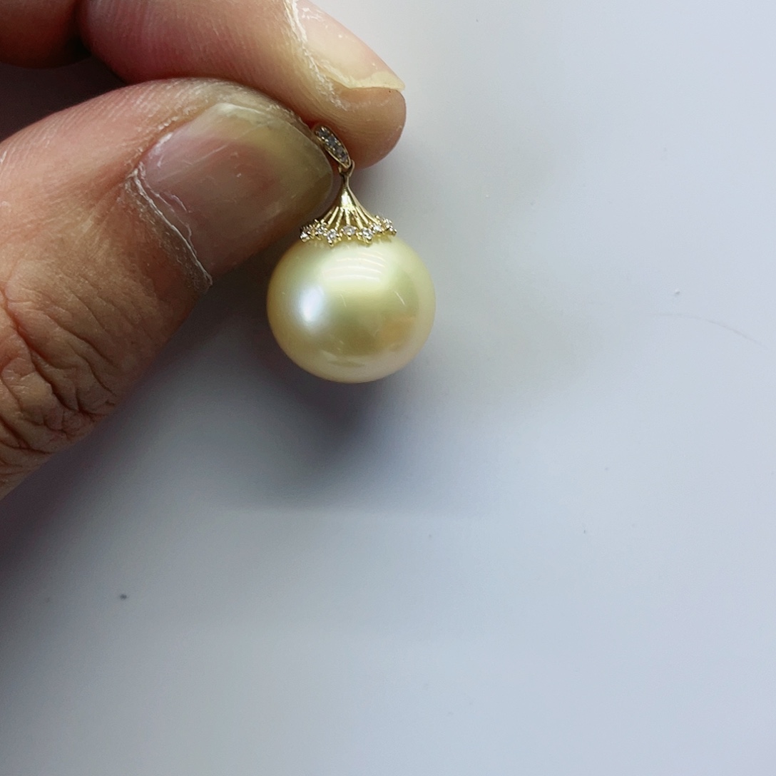 海水珍珠颈饰18K金镶嵌