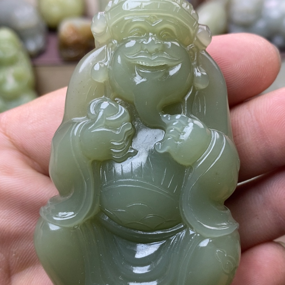 和田玉未镶嵌把件