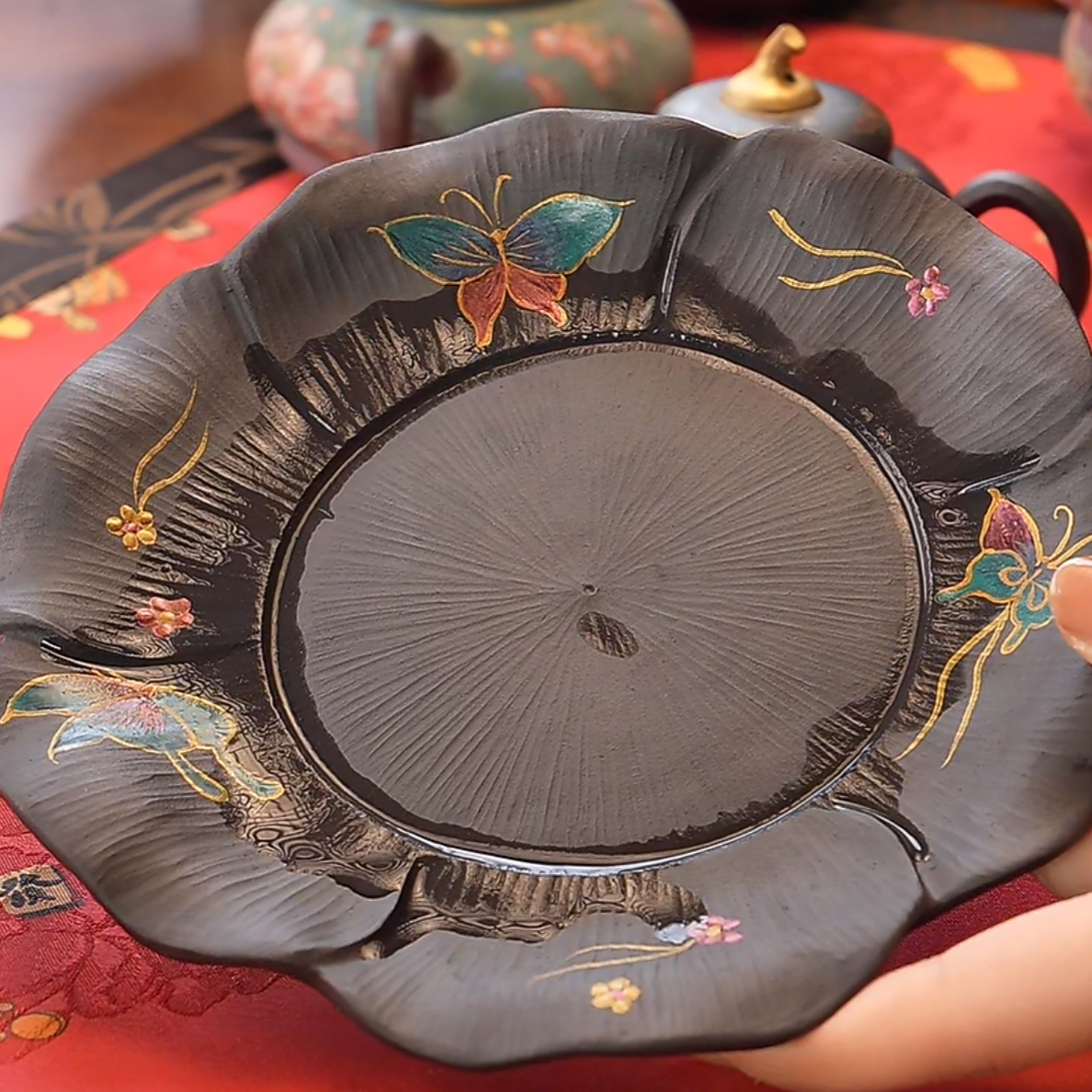 念物 黑料 描金百蝶盘子直径16cm壶承