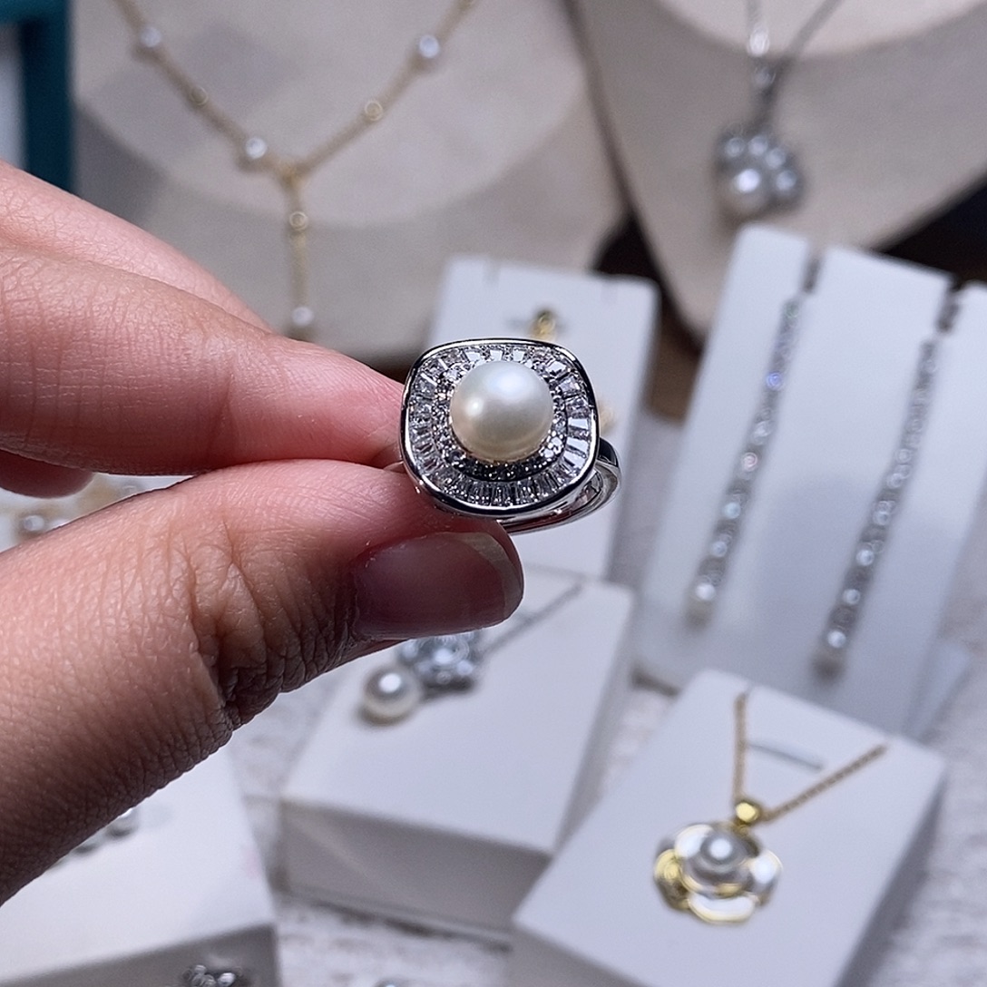 淡水珍珠银S925镶嵌耳饰