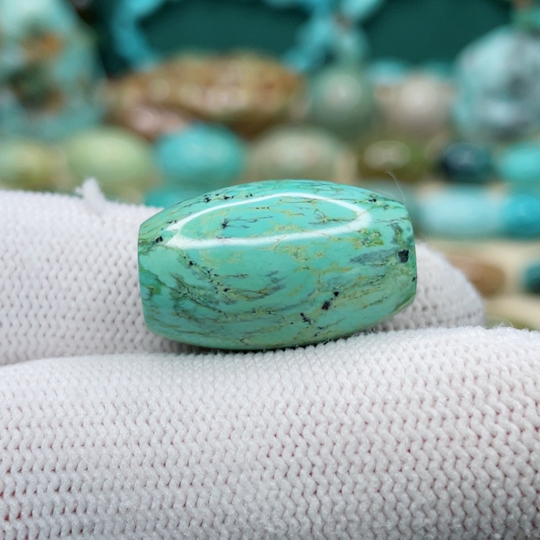 未镶嵌绿松石颈饰