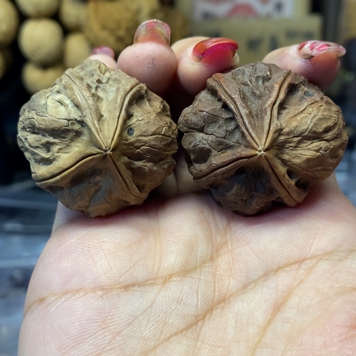 文玩核桃吊坠86佛度四棱有沙眼