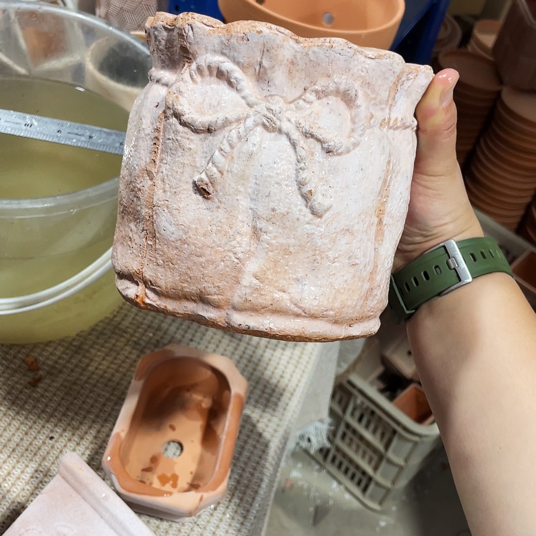 口15×14   内口13   粗陶手工花盆一个