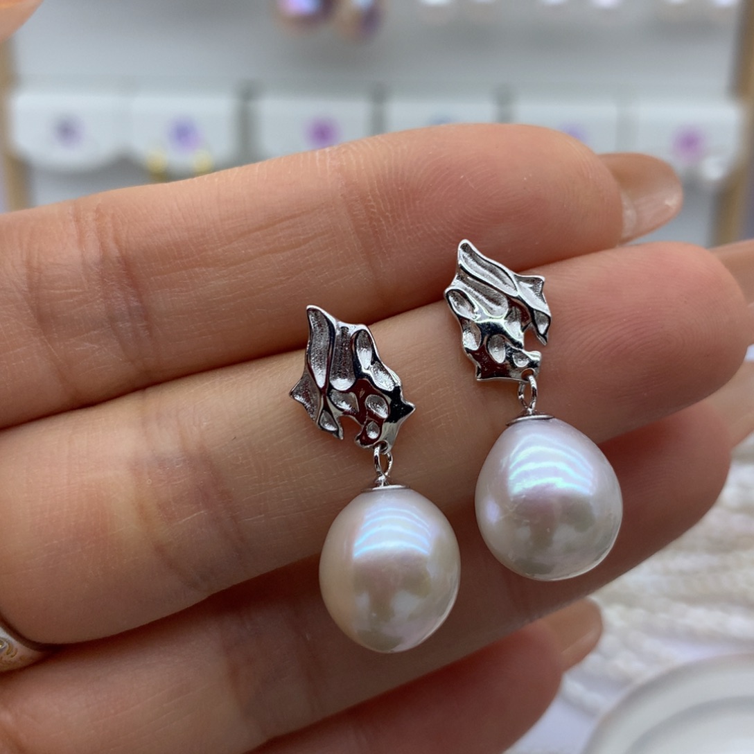 卷***卷银S925镶嵌耳饰淡水珍珠