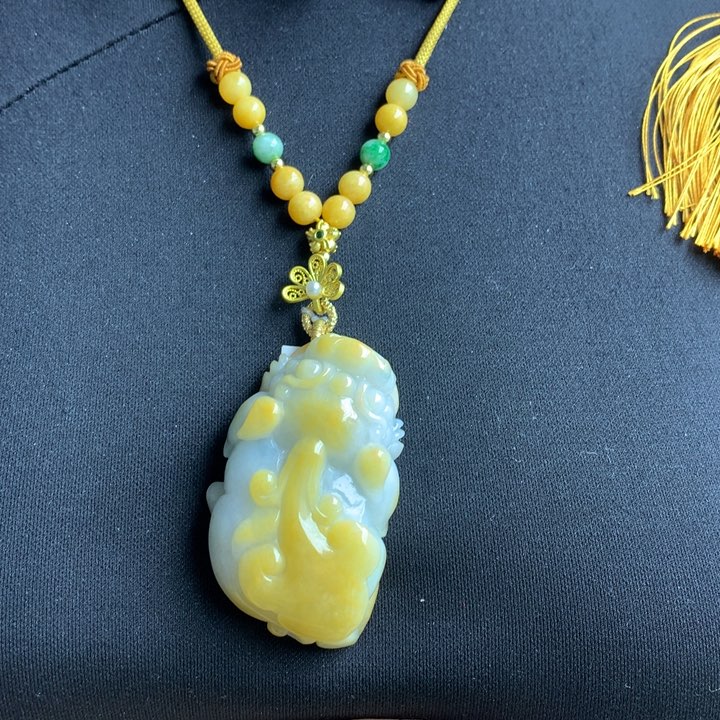 翡翠颈饰未镶嵌翡翠