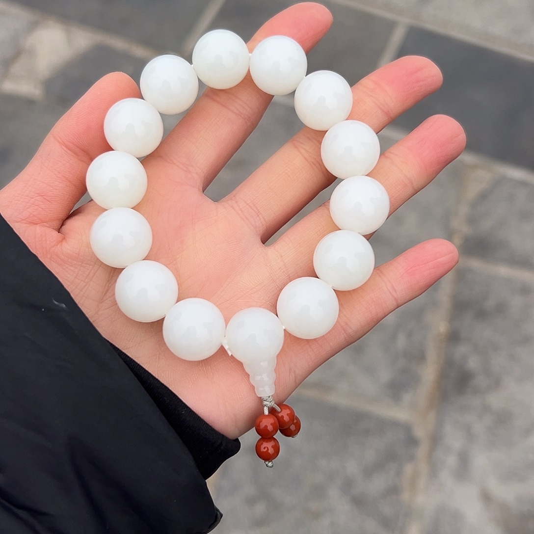 和田玉手串未镶嵌游**泣