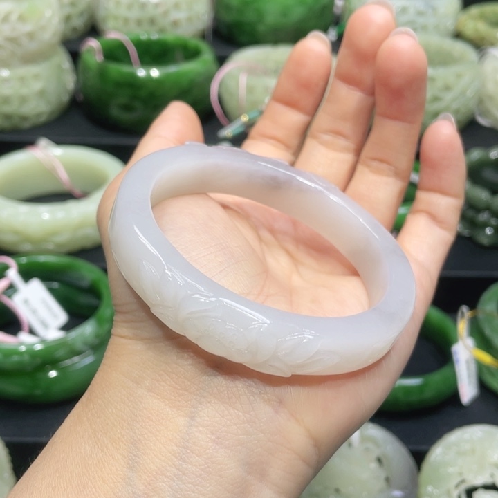 和田玉手镯57+圈口 编号72贵妃镯未镶嵌