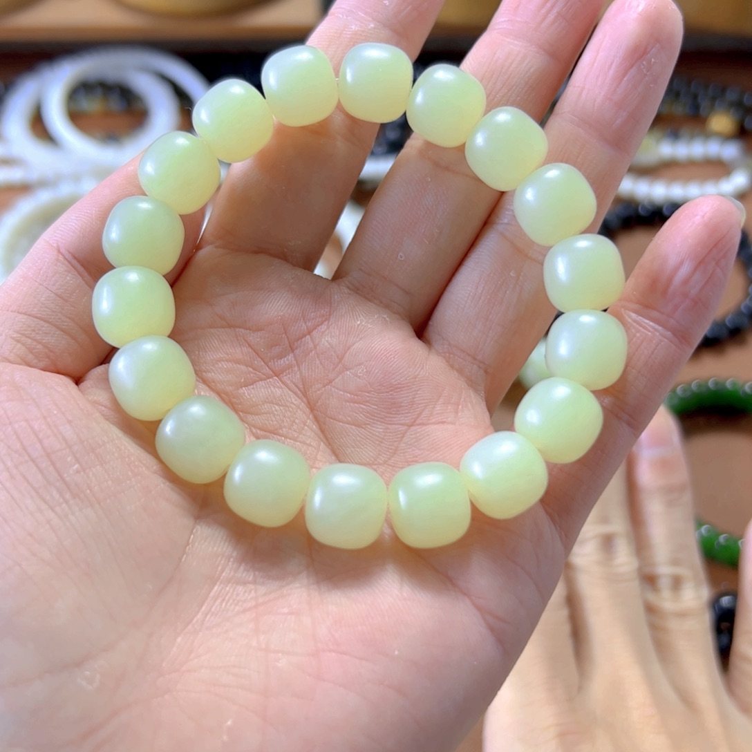 和田玉手串未镶嵌A*