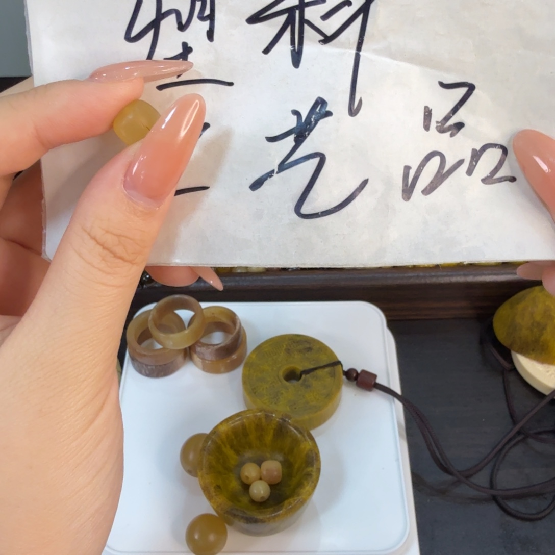 塑料创意饰品工艺品ss
