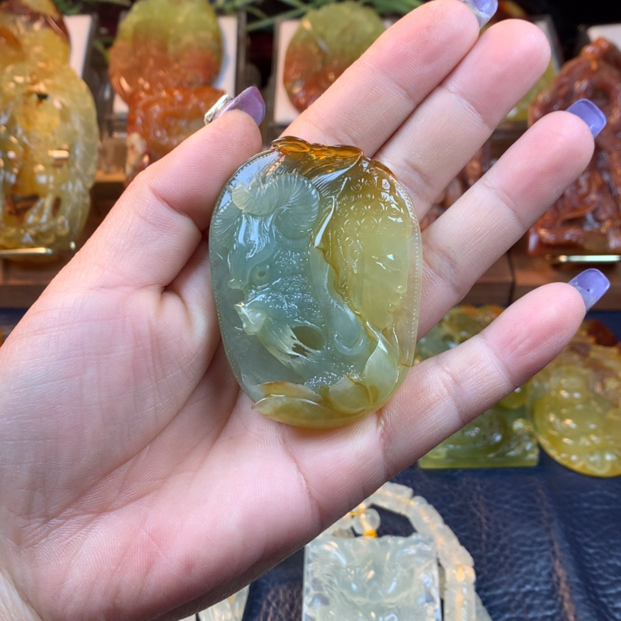【闪购商品】蛇纹石玉颈饰未镶嵌