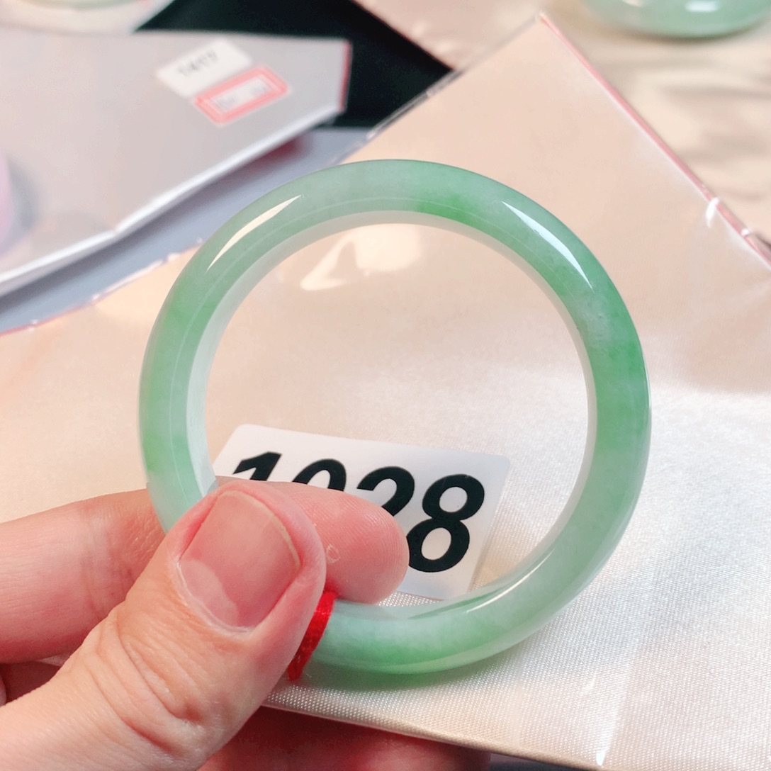 翡翠手镯未镶嵌翡翠手镯1028