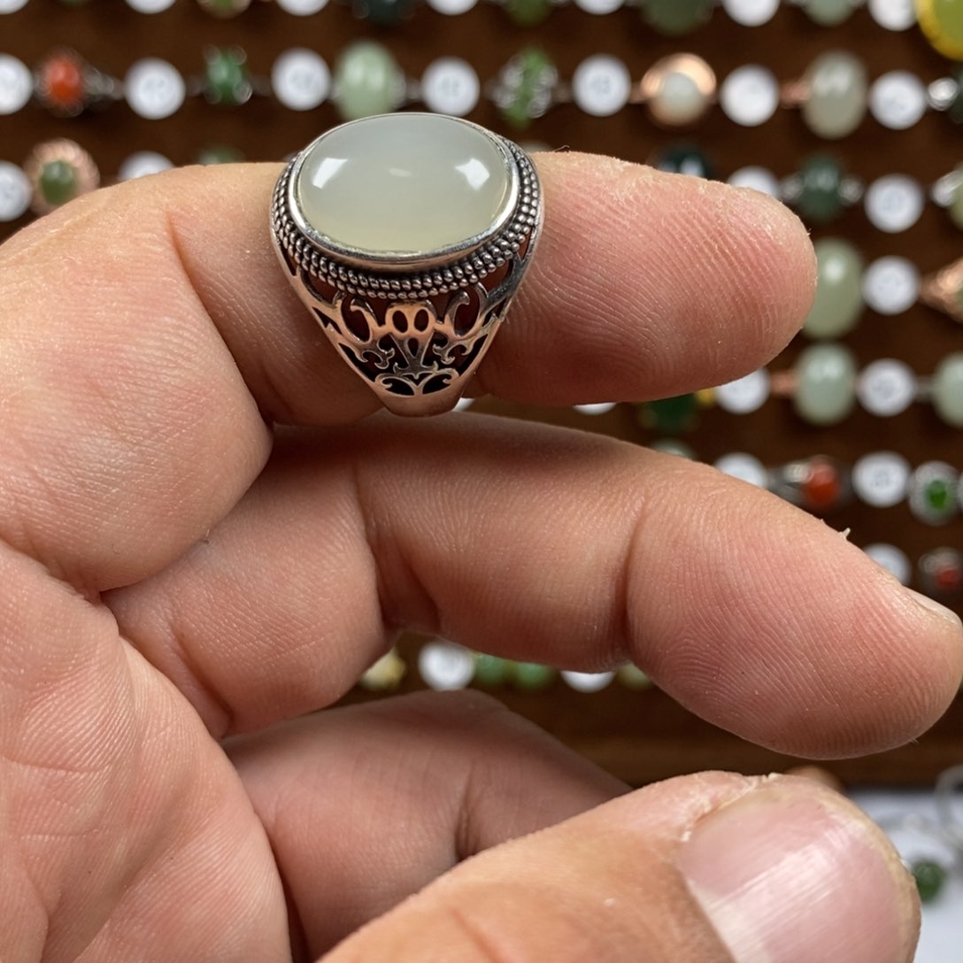 和田玉（青白玉）戒指合金