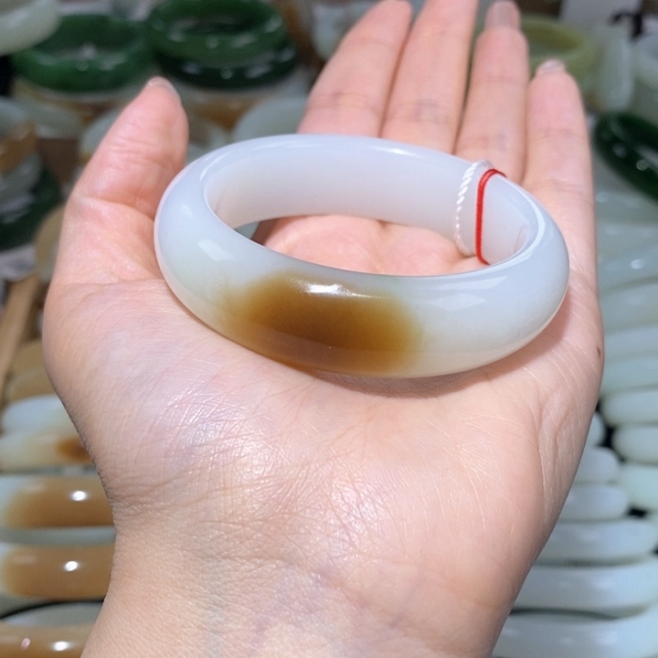 和田玉手镯未镶嵌糖白