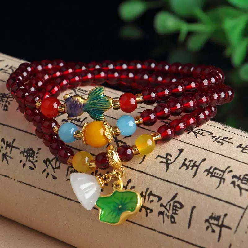 s1266-1石榴石荷叶锦鲤造型手串108颗