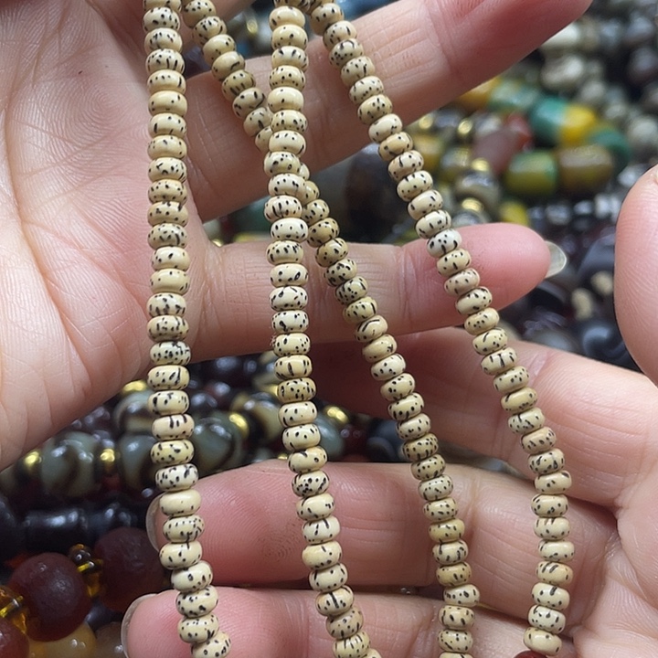 兰***曦和田玉（糖玉）未镶嵌颈饰