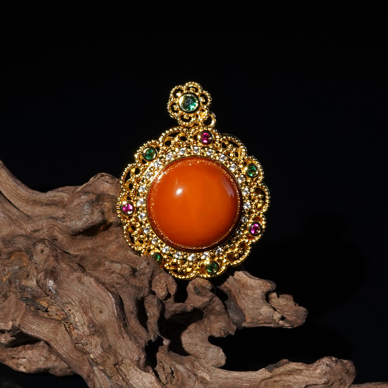 天然蜜蜡 圆面老蜜蜡镂空吊坠  一物一证 多样性发货PL600507