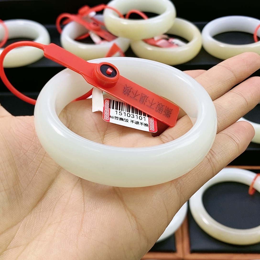 大***橘和田玉未镶嵌手镯58