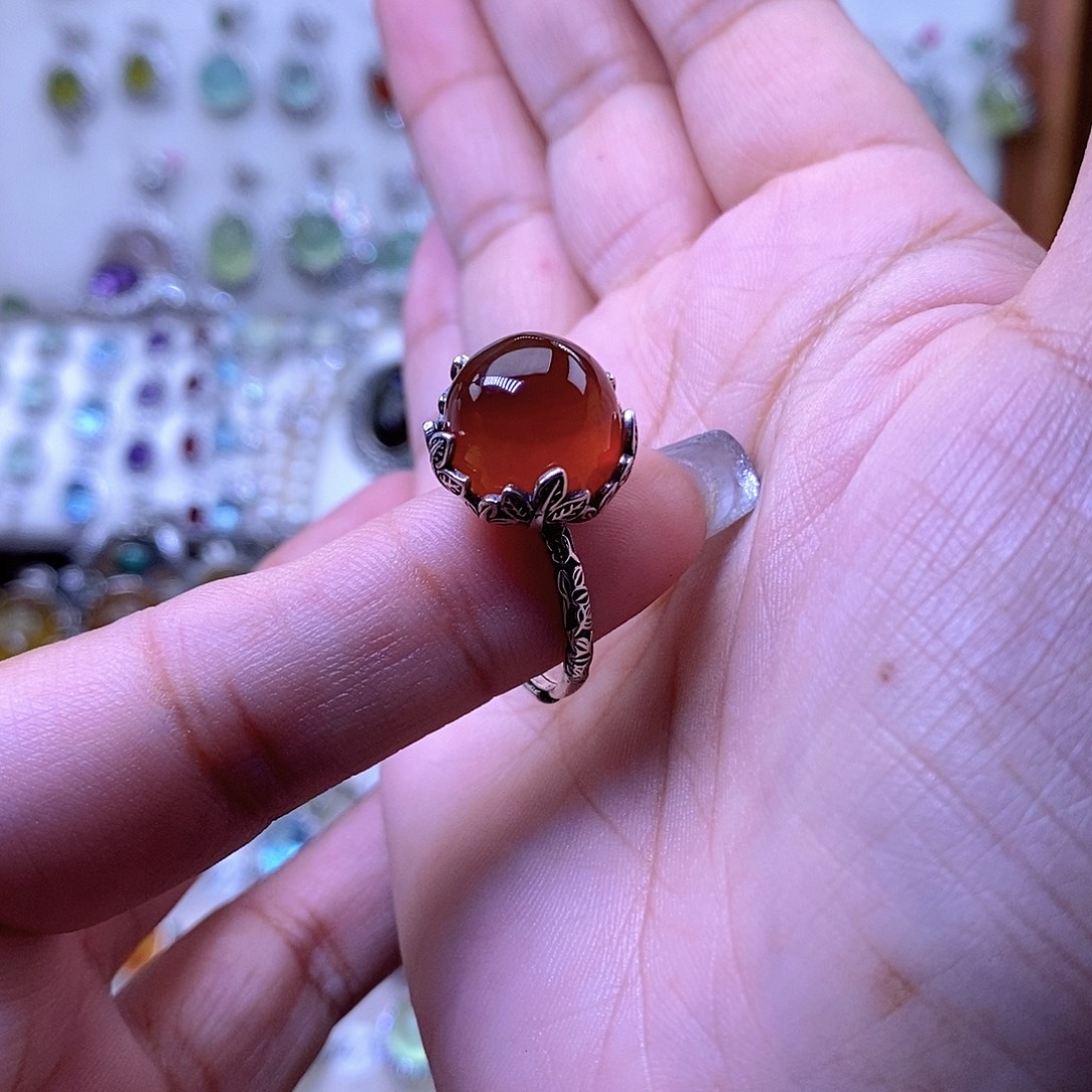 酒***急岫玉银S925镶嵌戒指