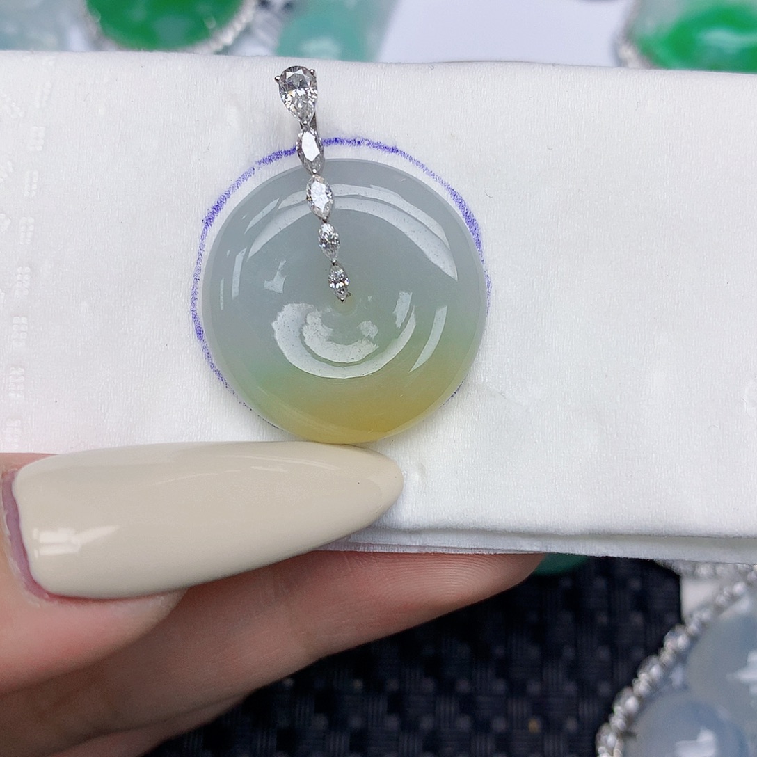 罗***一翡翠18K金镶嵌颈饰天然缅甸翡翠a货百元以上9元证书费自理