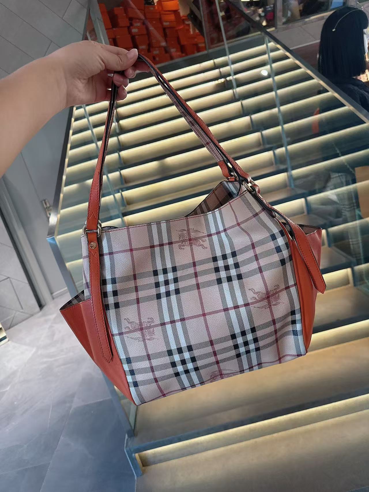 95新 BURBERRY/博柏利 帝爵奢品/95新/BURBERRY/战马格纹单肩包
