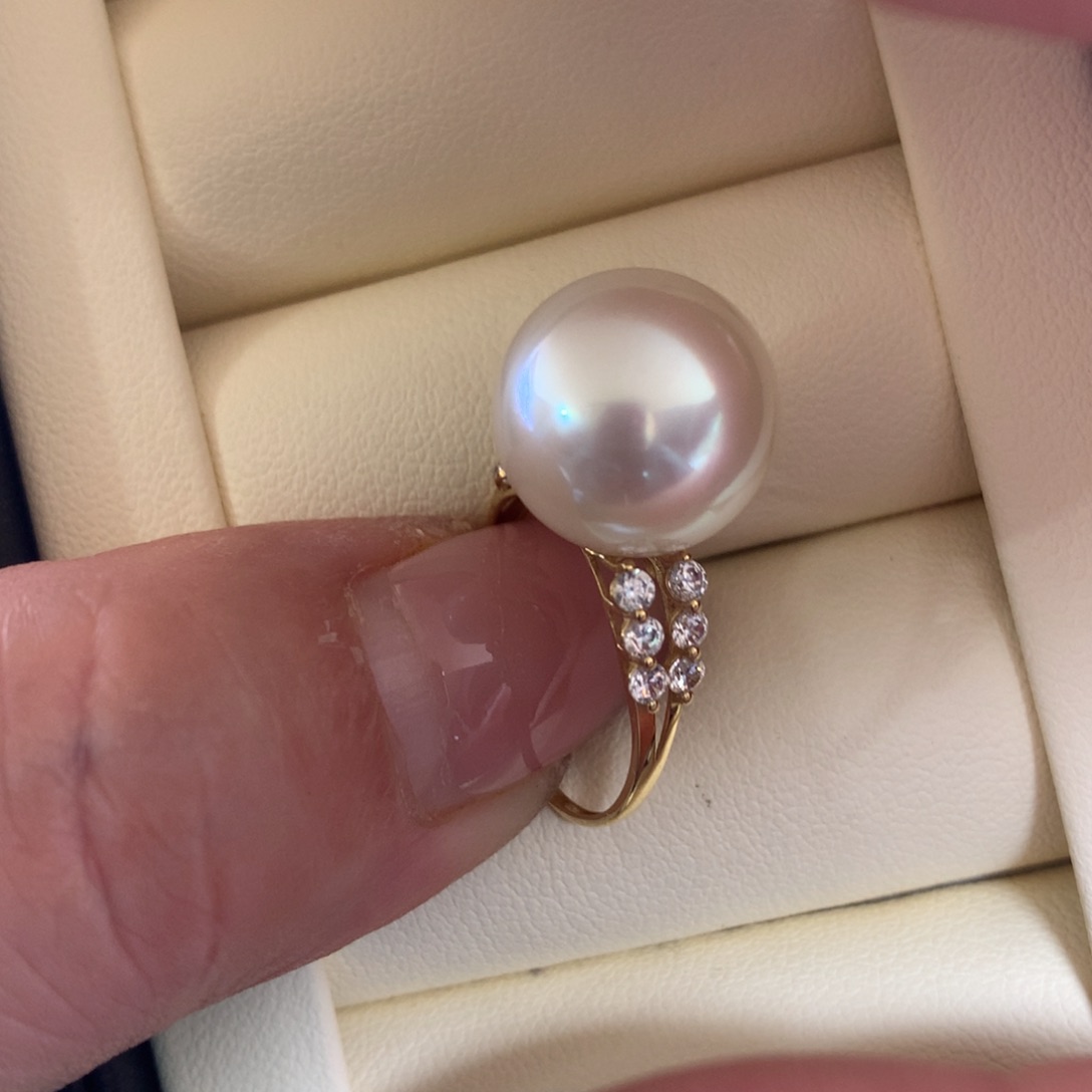 18K金镶嵌海水珍珠戒指