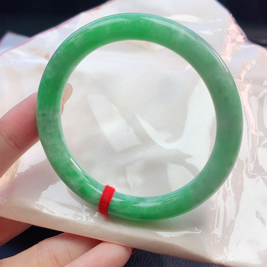 翡翠手镯未镶嵌55圆条882472