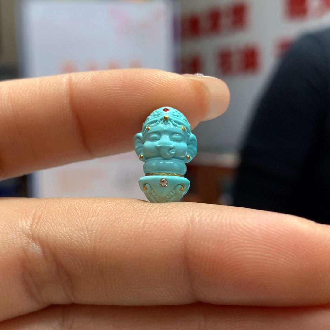 绿松石配饰未镶嵌