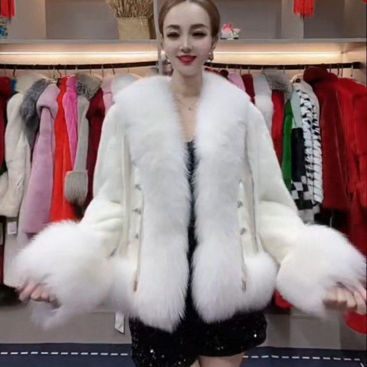 进口整貂天鹅绒短款狐狸毛领水貂皮草女年轻时尚貂皮大衣外套冬季