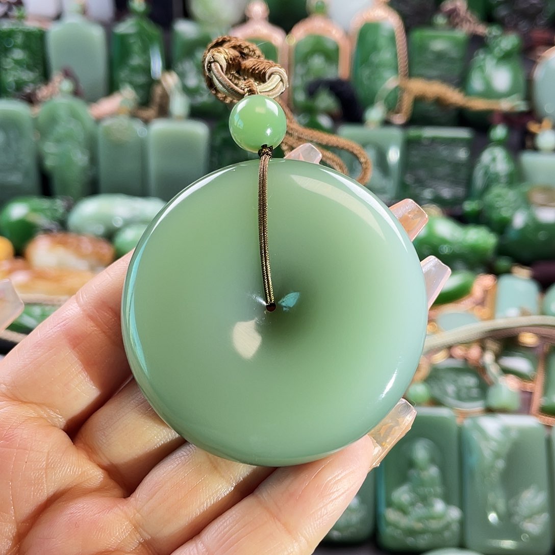 和田玉挂件未镶嵌那*海