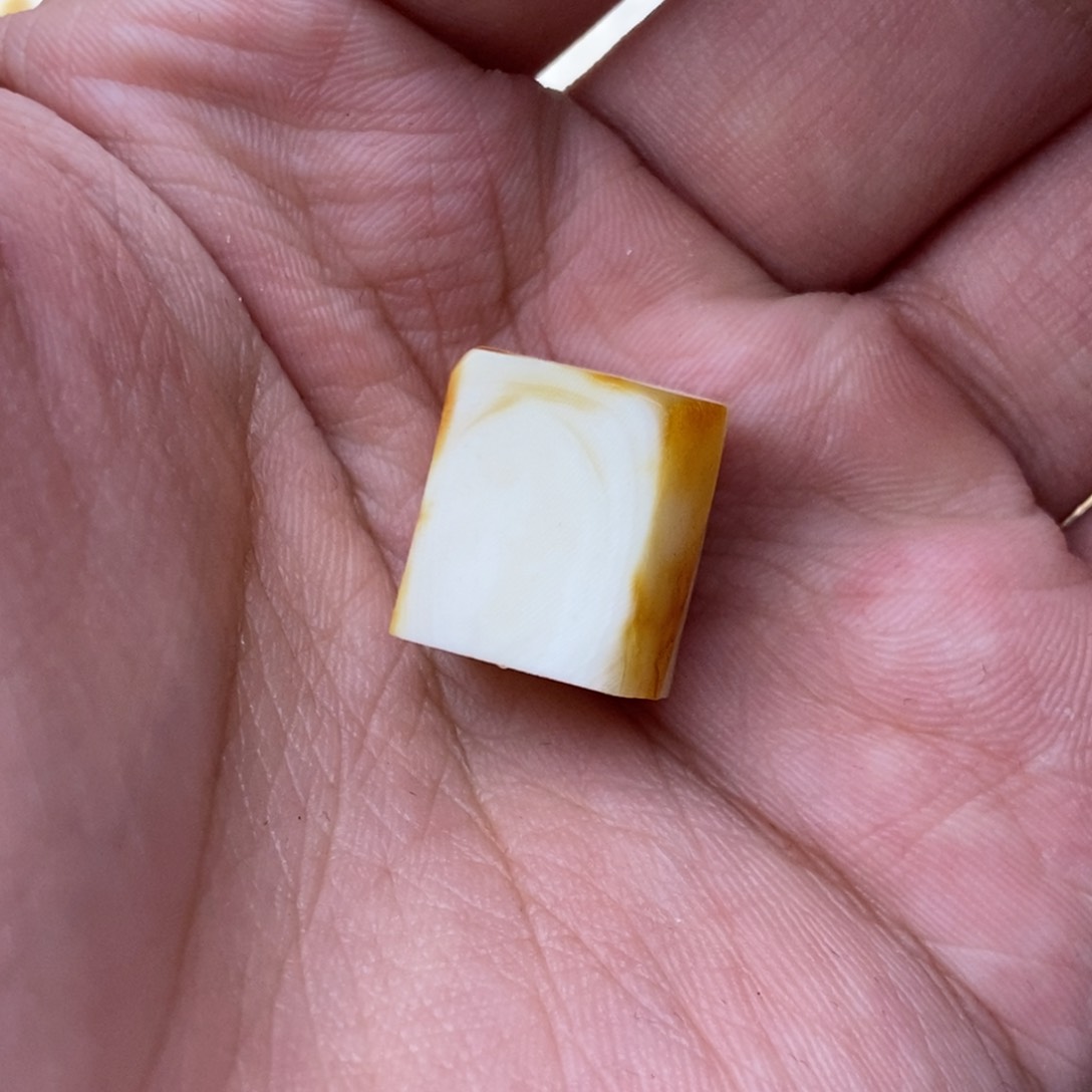 定制琥珀未镶嵌定制