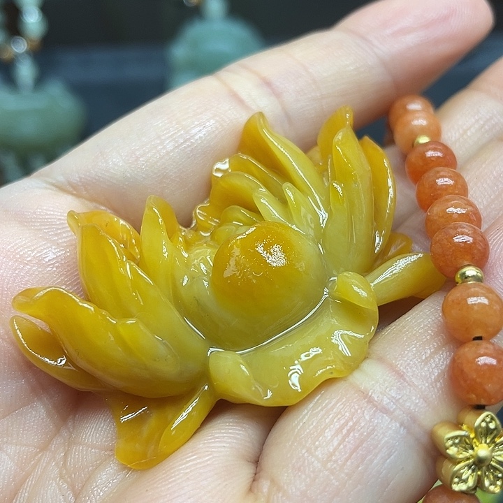 未镶嵌蛇纹石玉颈饰?****