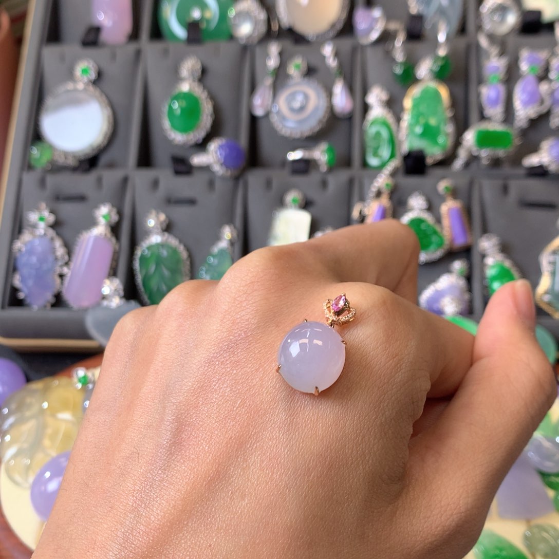 翡翠颈饰18K金镶嵌吊坠