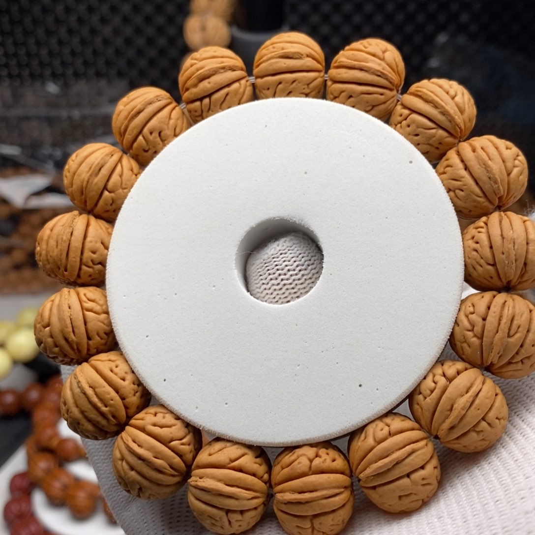 文玩核桃手串金鱼肚桃核18