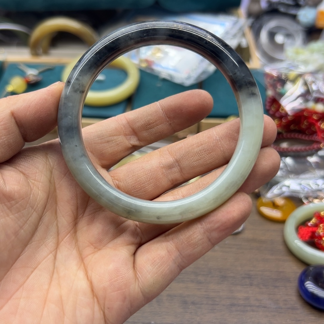 和田玉未镶嵌手镯62.1圈围230