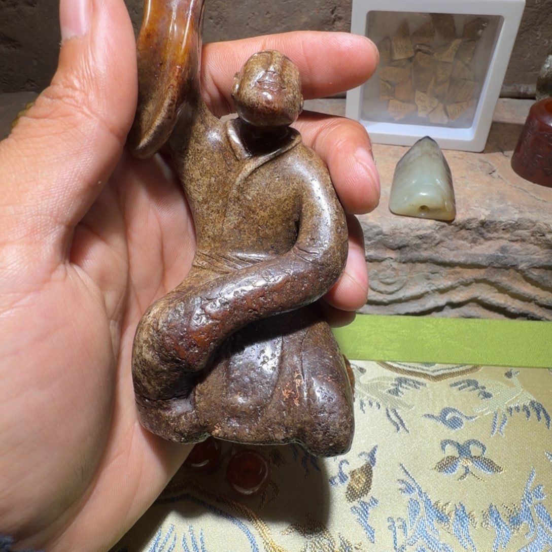 （***和田玉（糖玉）未镶嵌颈饰