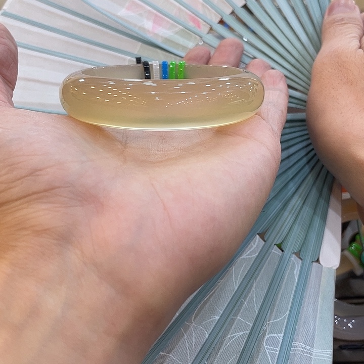 玛瑙/玉髓手镯未镶嵌小**。