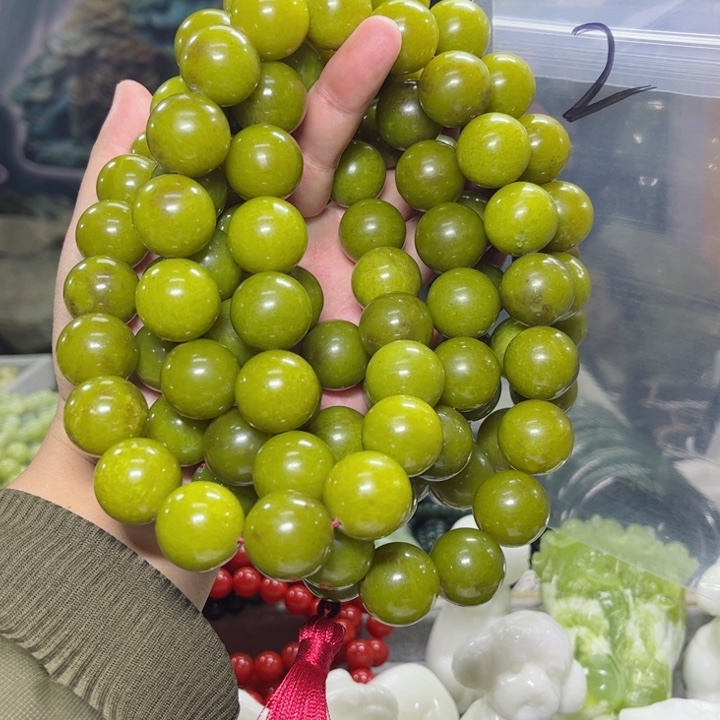蛇纹石玉颈饰未镶嵌用****2